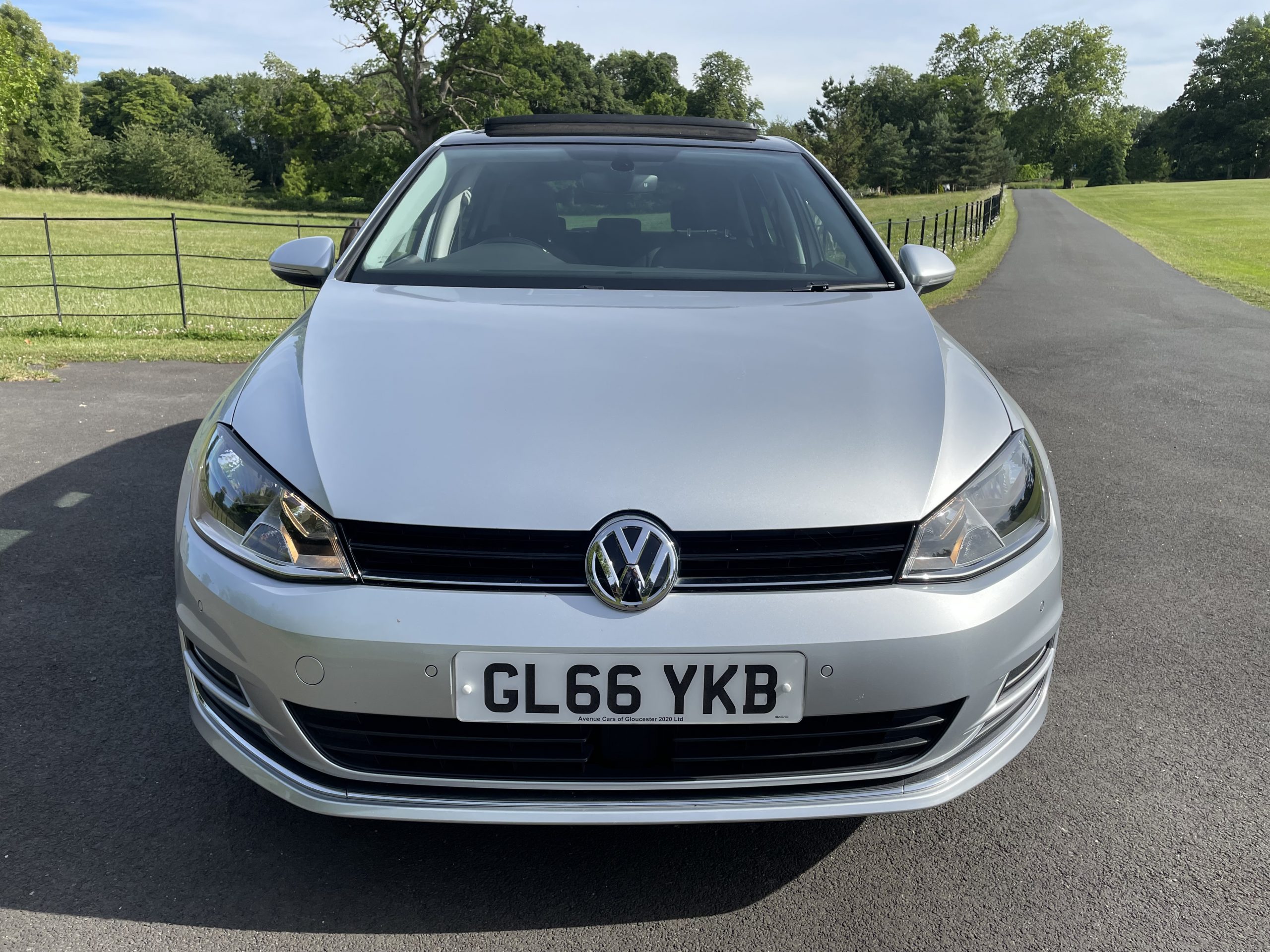 Volkswagen Golf Tsi Bluemotion Tech Act Gt Edition Hatchback Dr