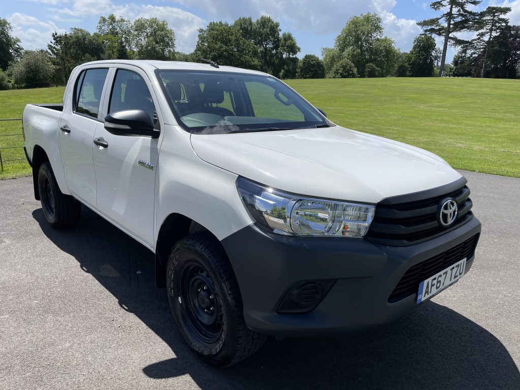 Toyota Hilux 2.4 D-4D Active Double Cab Pickup 4dr Diesel Manual 4WD Euro 6 (3.5t) (150 ps)