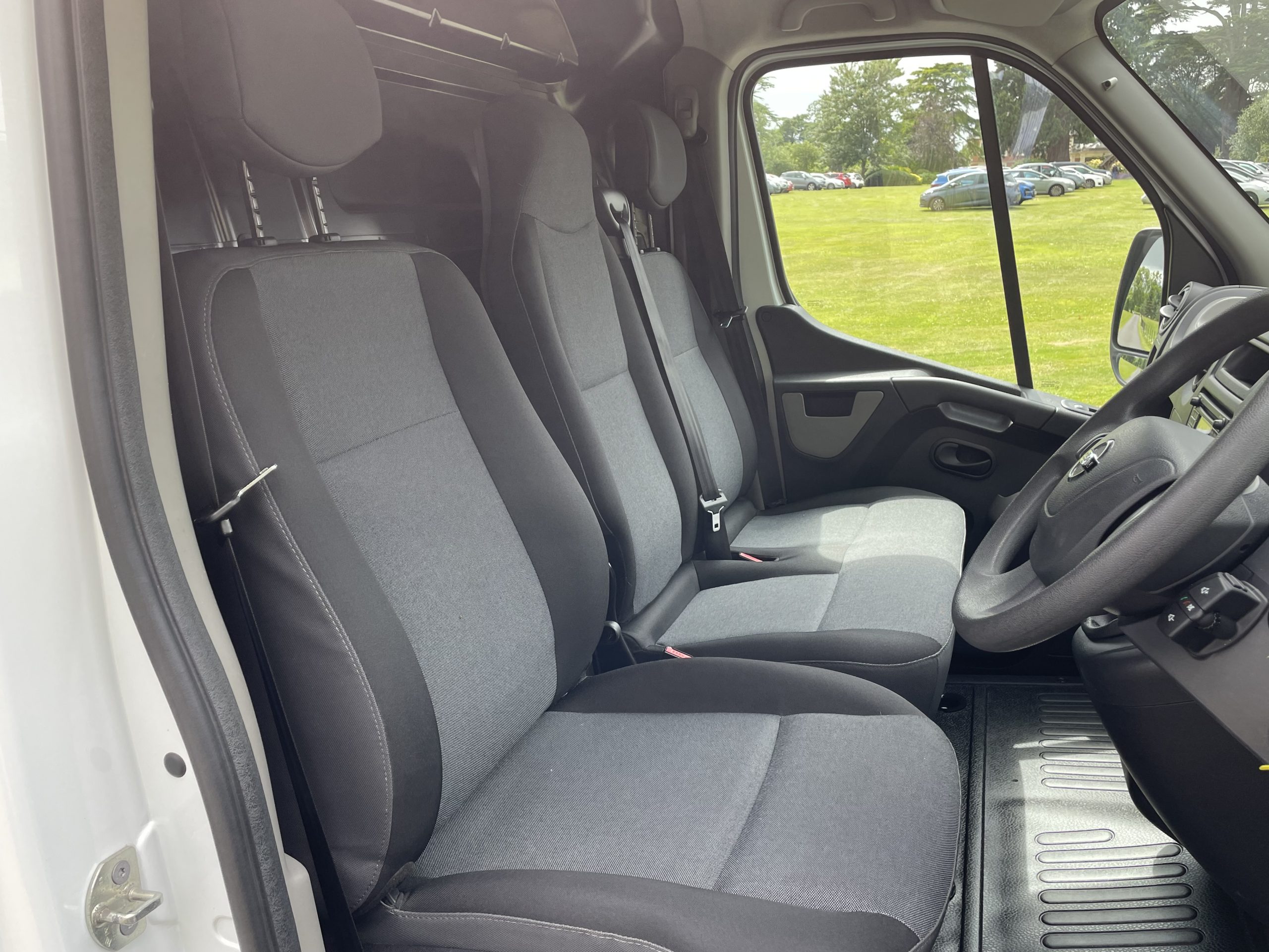 Nissan NV400 2.3 dCi 35 SE Panel Van 5dr Diesel Manual FWD L3 H2 Euro 6 ...