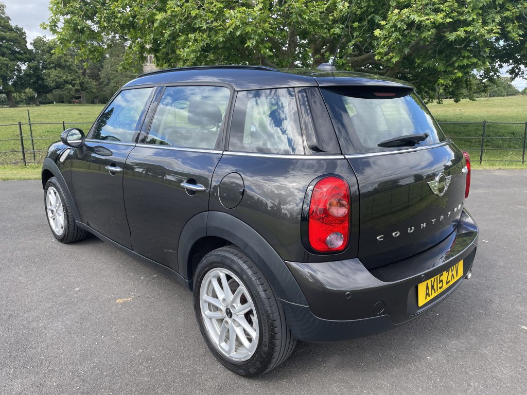 MINI Countryman 1.6 Cooper D Business Edition SUV 5dr Diesel Manual Euro 5 (s/s) (112 ps)