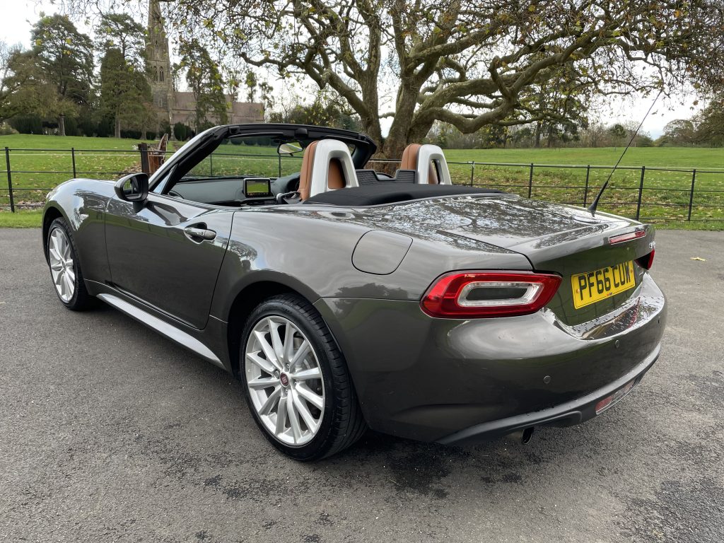 Fiat 124 Spider 1.4 MultiAir Lusso Convertible 2dr Petrol Euro 6 (140 ps)
