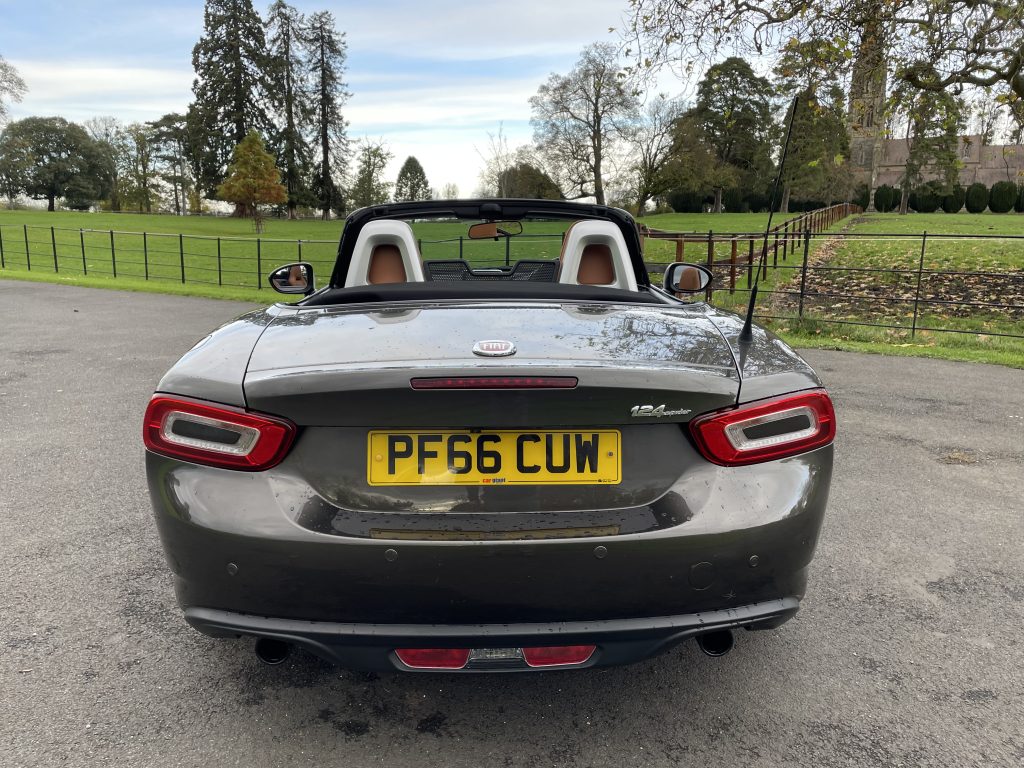 Fiat 124 Spider 1.4 MultiAir Lusso Convertible 2dr Petrol Euro 6 (140 ps)
