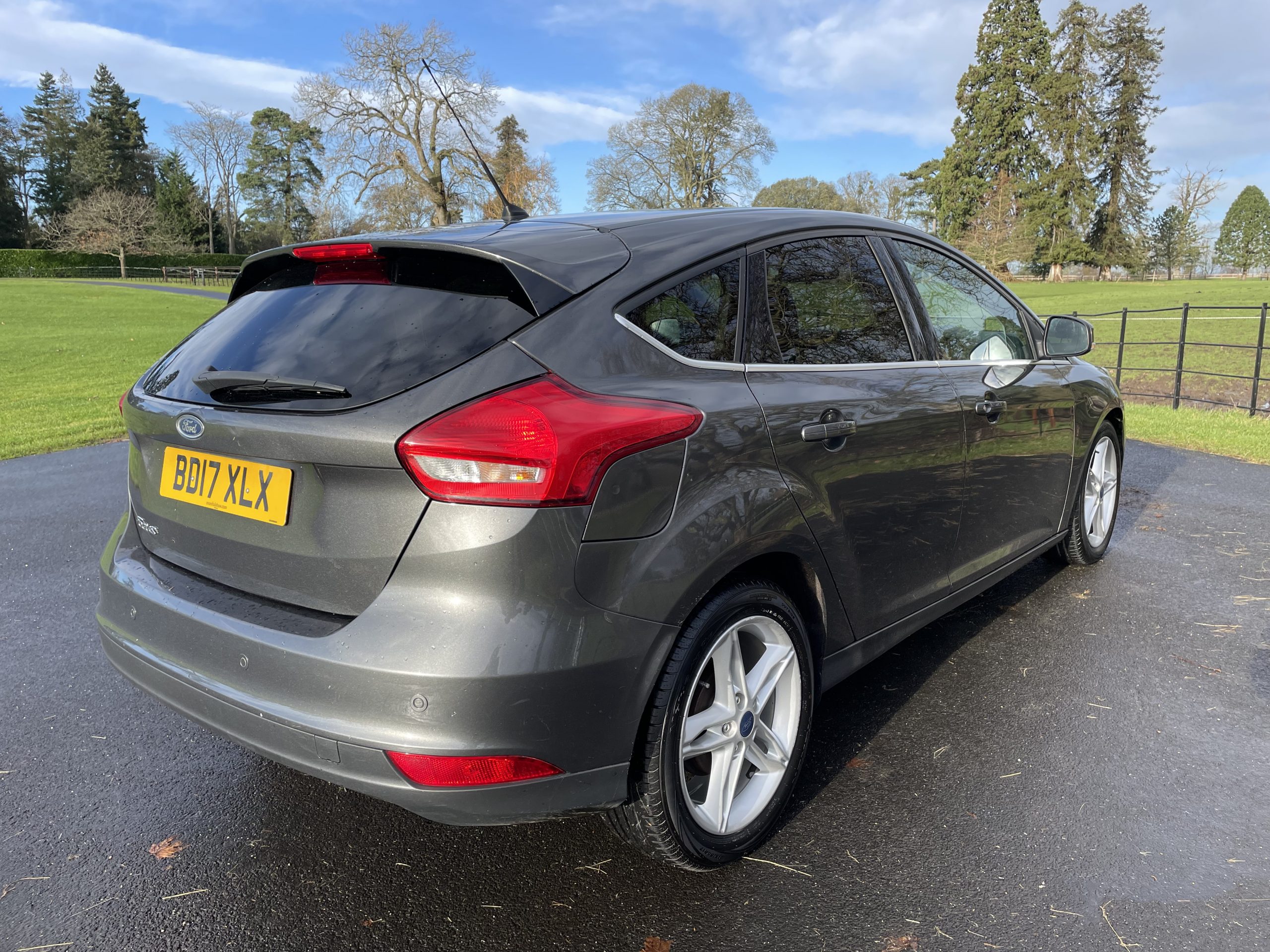 Ford Focus 1.5 TDCi Zetec Edition Hatchback 5dr Diesel Manual Euro 6 (s ...