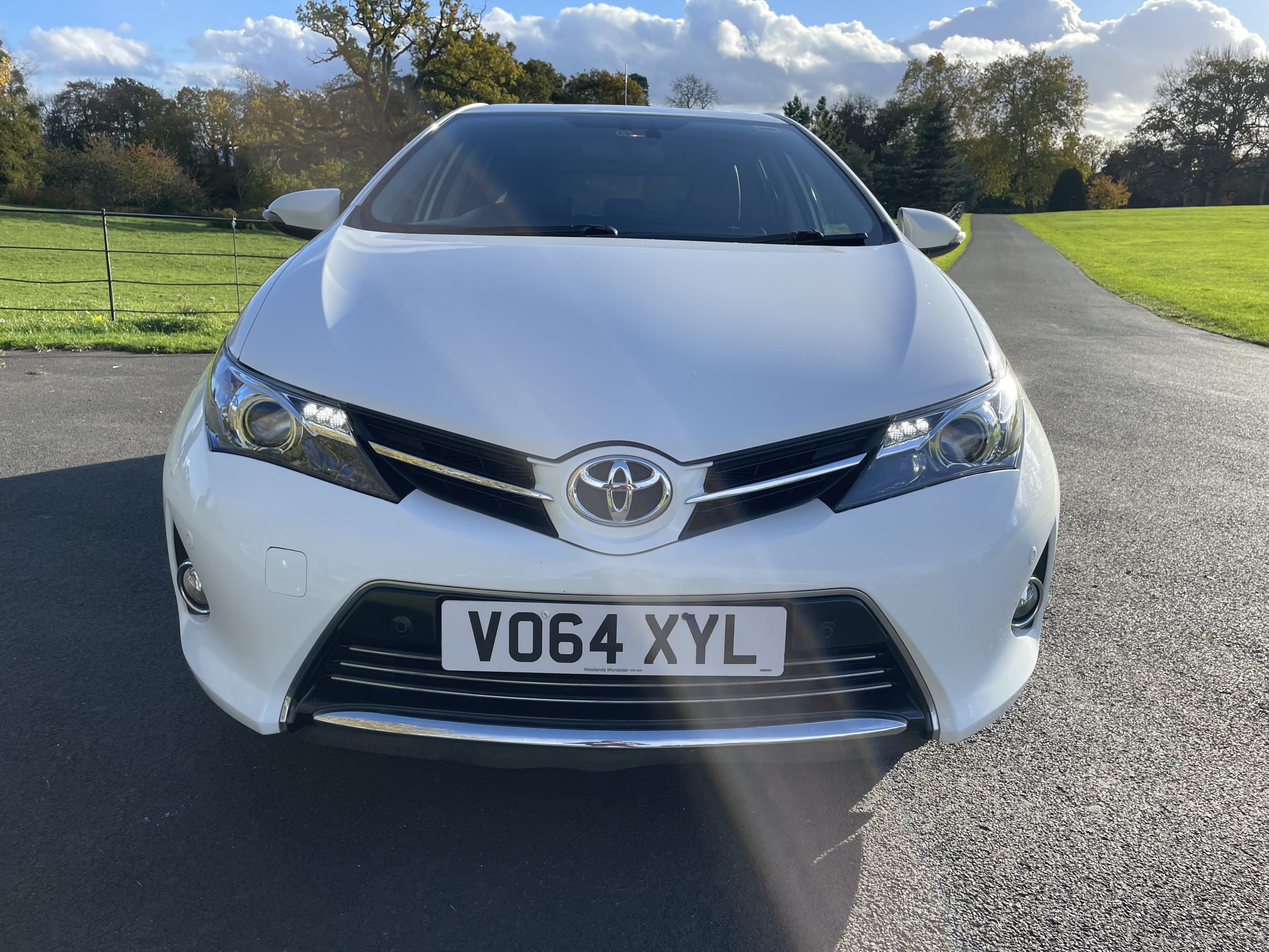 Toyota Auris 1.6 V-Matic Excel Hatchback 5dr Petrol Manual Euro 5 (132 ...