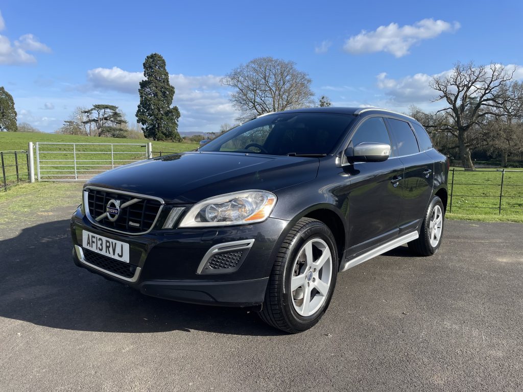 Volvo XC60 2.4 D5 R-Design Nav SUV 5dr Diesel Geartronic AWD Euro 5 (215 ps)