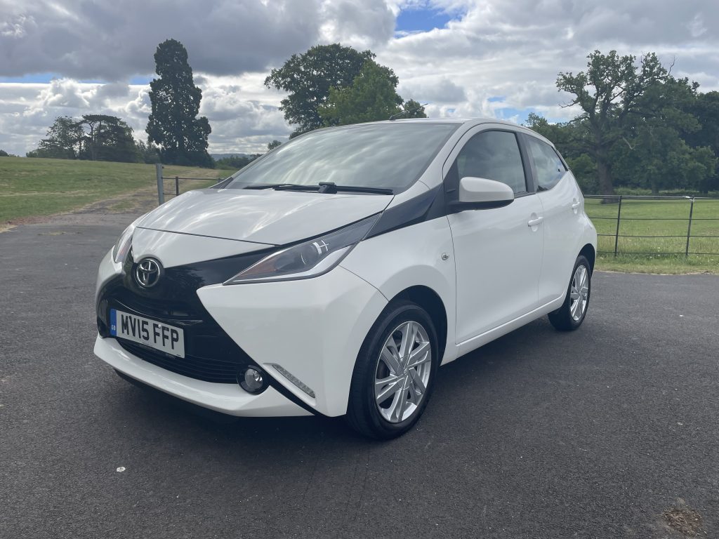 Toyota AYGO 1.0 VVT-i x-pression x-wave 5dr Petrol Manual Euro 5 Euro 5 (68 ps)