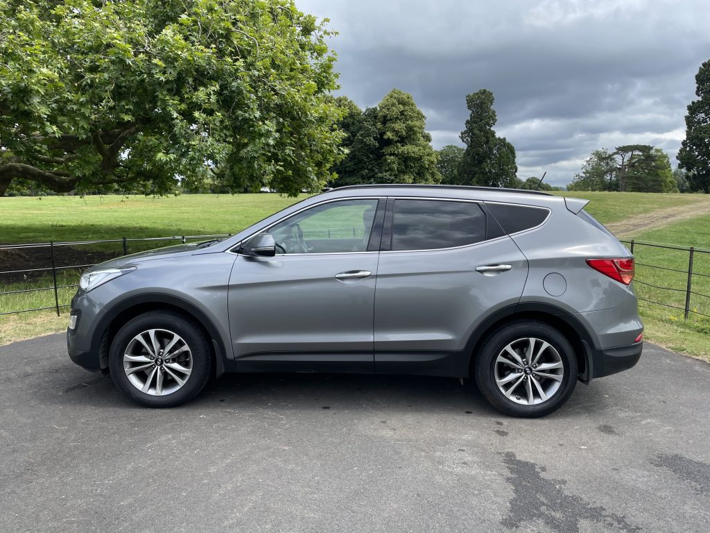 Hyundai Santa Fe 2.2 CRDi Premium SUV 5dr Diesel Manual 4WD Euro 5 (5 seat) (194 bhp)