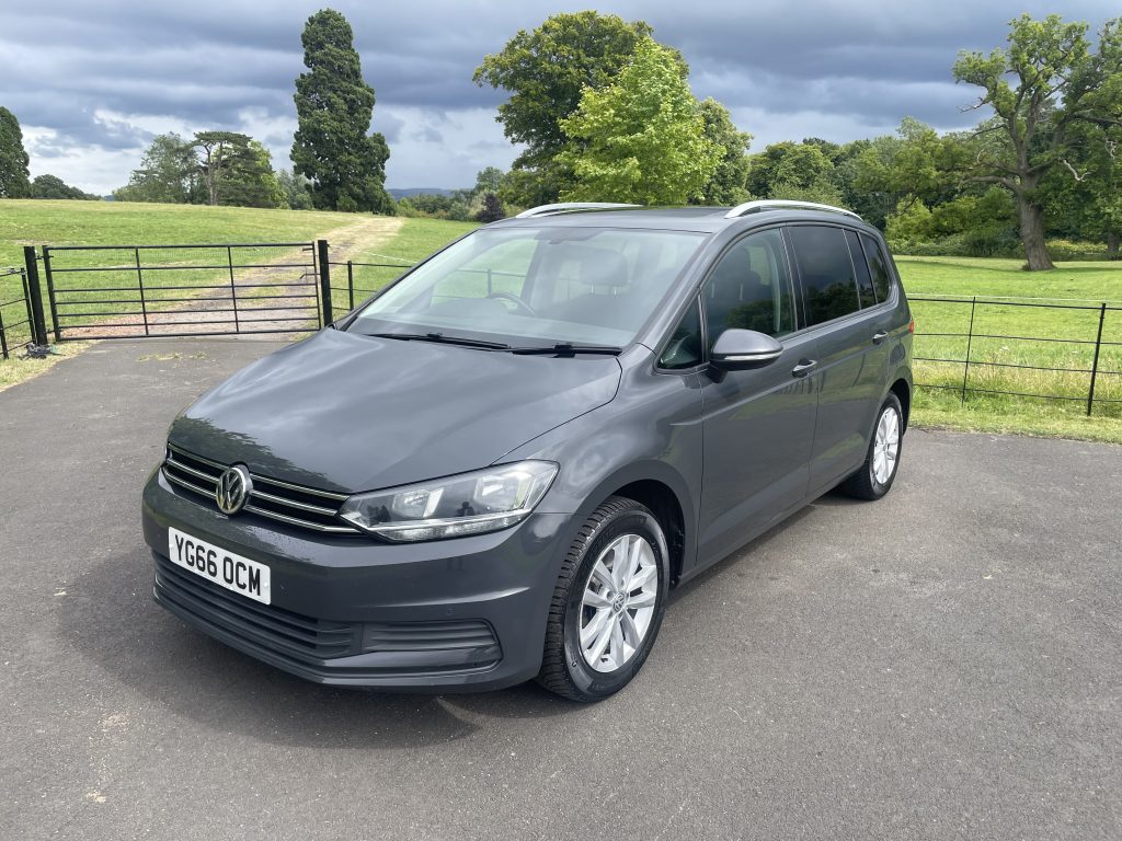 Volkswagen Touran 2.0 TDI BlueMotion Tech SE Family MPV 5dr Diesel Manual Euro 6 (s/s) (150 ps)