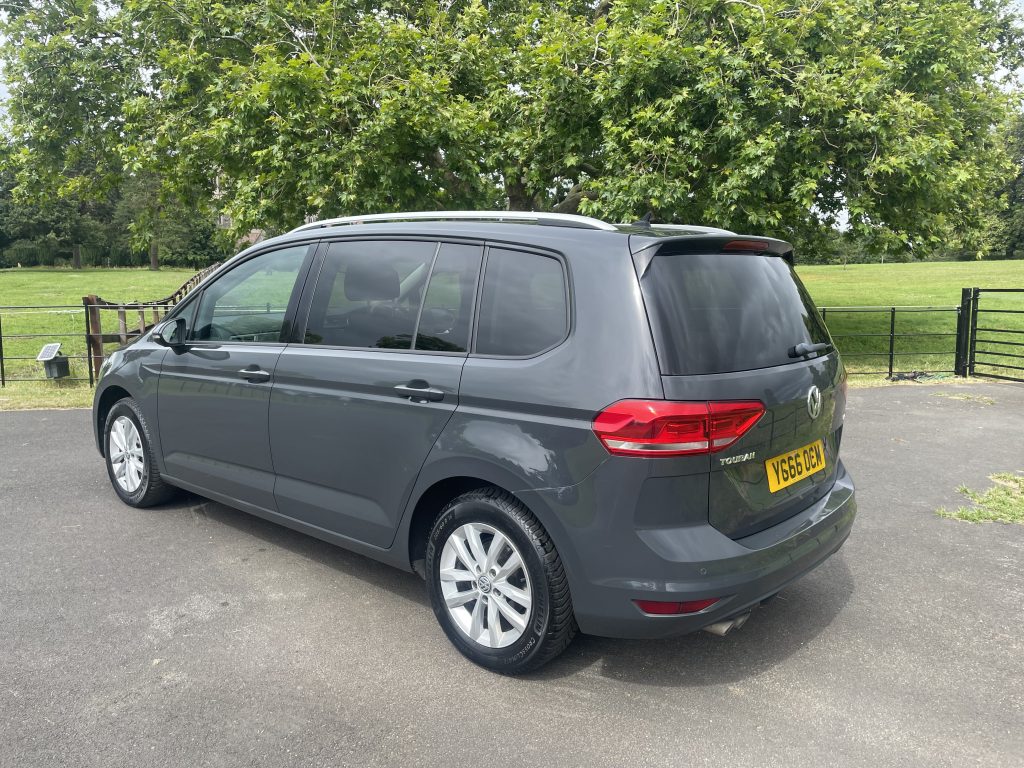 Volkswagen Touran 2.0 TDI BlueMotion Tech SE Family MPV 5dr Diesel Manual Euro 6 (s/s) (150 ps)