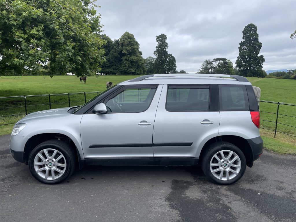 Skoda Yeti 2.0 TDI Elegance SUV 5dr Diesel DSG 4WD Euro 5 (140 ps)