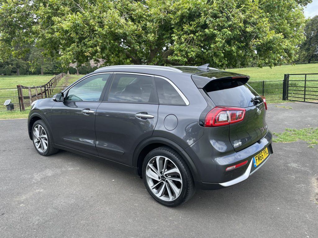 Kia Niro 1.6h GDi First Edition SUV 5dr Petrol Hybrid DCT Euro 6 (s/s) (139 bhp)