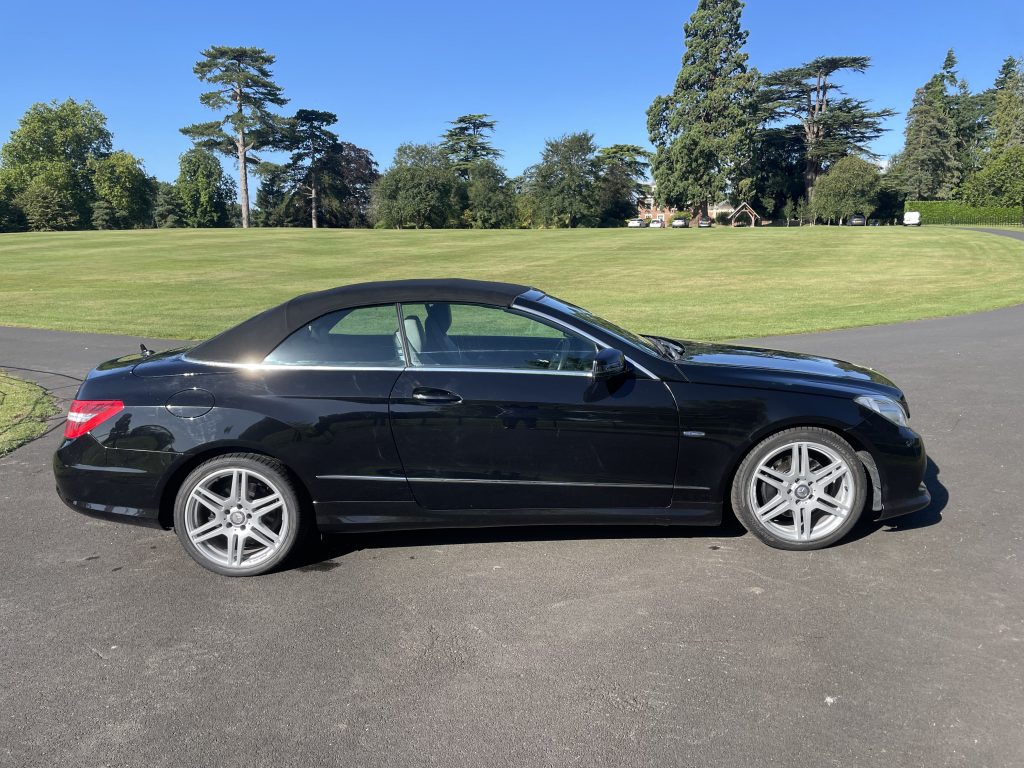 Mercedes-Benz E Class 2.1 E250 CDI BlueEfficiency Sport Cabriolet 2dr Diesel Tiptronic Euro 5 (204 ps)