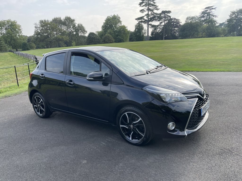 Toyota Yaris 1.33 Dual VVT-i Design Hatchback 5dr Petrol Manual Euro 6 (99 ps)