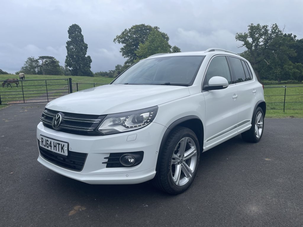 Volkswagen Tiguan 2.0 TDI BlueMotion Tech R-Line SUV 5dr Diesel DSG 4WD Euro 5 (s/s) (Nav) (177 ps)