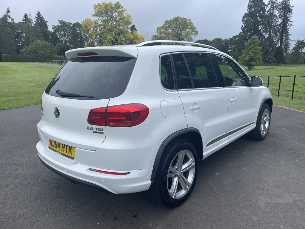 Volkswagen Tiguan 2.0 TDI BlueMotion Tech R-Line SUV 5dr Diesel DSG 4WD Euro 5 (s/s) (Nav) (177 ps)