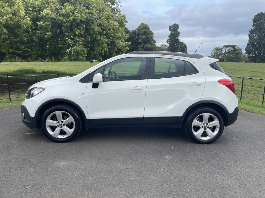 Vauxhall Mokka 1.6 Tech Line SUV 5dr Petrol Manual 2WD Euro 5 (s/s) (115 ps)