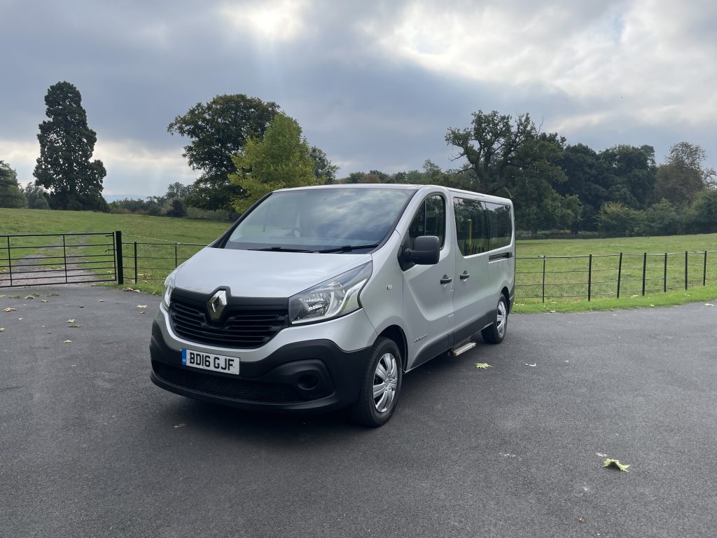 Renault Trafic 1.6 dCi ENERGY 29 Business Minibus Double Cab 5dr Diesel Manual LWB Euro 6 (s/s) (9 Seat) (125 ps)