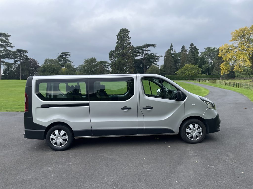 Renault Trafic 1.6 dCi ENERGY 29 Business Minibus Double Cab 5dr Diesel Manual LWB Euro 6 (s/s) (9 Seat) (125 ps)