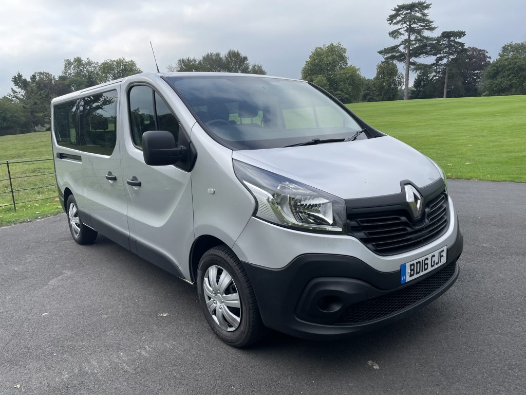 Renault Trafic 1.6 dCi ENERGY 29 Business Minibus Double Cab 5dr Diesel Manual LWB Euro 6 (s/s) (9 Seat) (125 ps)