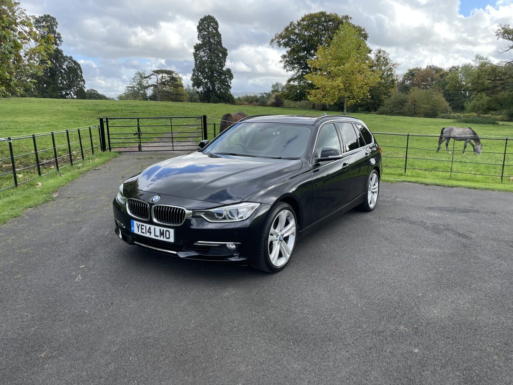 BMW 3 Series 3.0 330d Luxury Touring 5dr Diesel Auto Euro 5 (s/s) (258 ps)