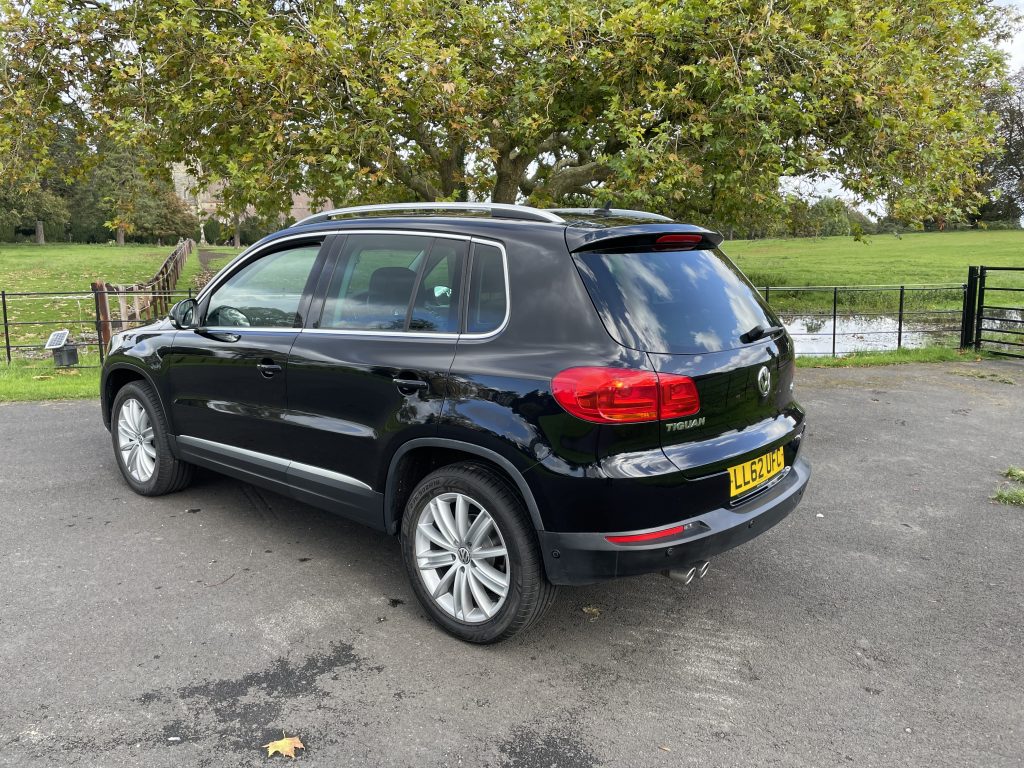 Volkswagen Tiguan 2.0 TDI BlueMotion Tech SE SUV 5dr Diesel Manual 4WD Euro 5 (s/s) (177 ps)