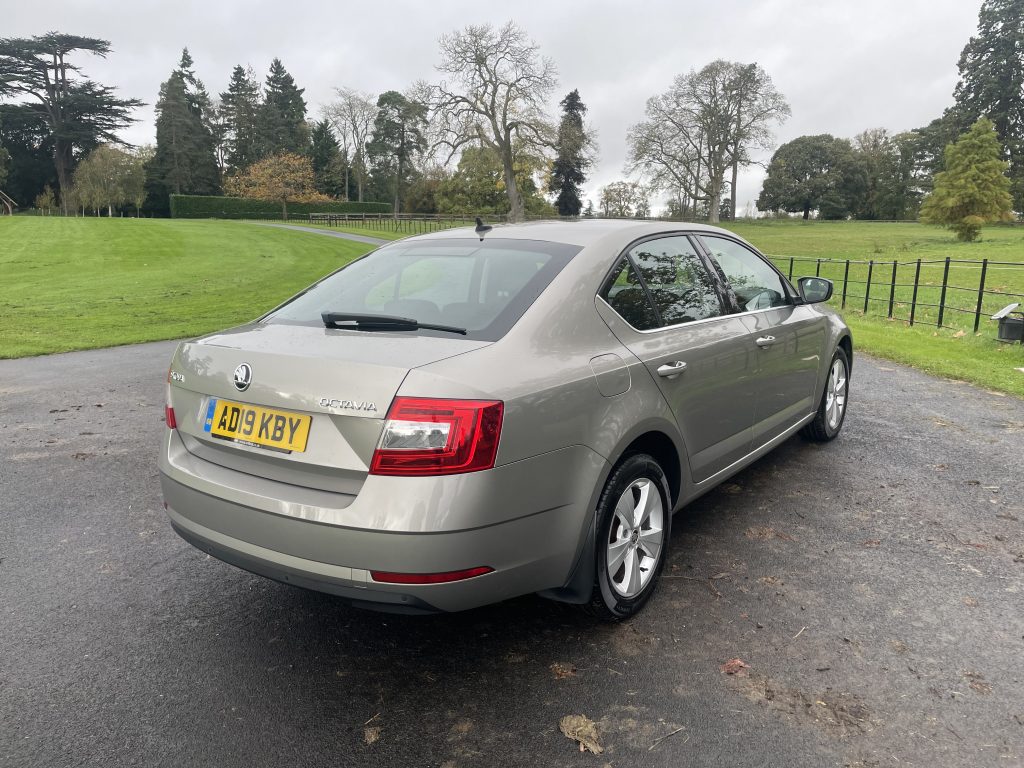 Skoda Octavia 1.6 TDI SCR SE Technology Hatchback 5dr Diesel Manual Euro 6 (s/s) (115 ps)