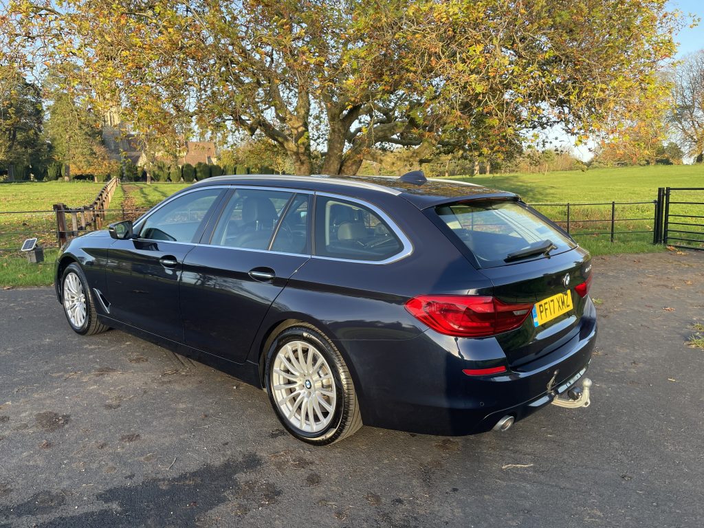 BMW 5 Series 3.0 530d SE Touring 5dr Diesel Auto Euro 6 (s/s) (265 ps)