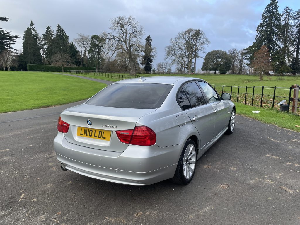 BMW 3 Series 2.0 320d SE Business Edition Saloon 4dr Diesel Steptronic Euro 5 (184 ps)