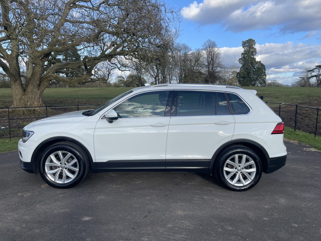 Volkswagen Tiguan 2.0 TDI SE Navigation SUV 5dr Diesel DSG Euro 6 (s/s) (150 ps)